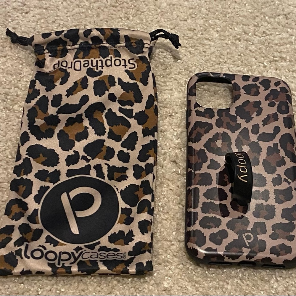 Loopy Case iPhone 11 XR Leopard Case Righty